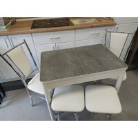 Cтол 'Триумф 1,17' (0,87/1,17х0,60) раздв, пластик, опора хром круг